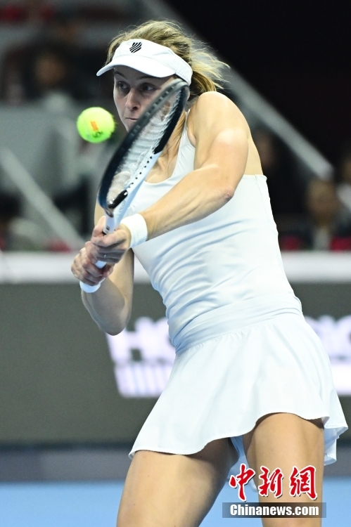 得十分活跃 得十分活跃